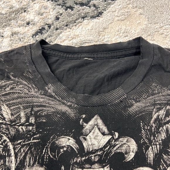 Vintage Affliction Y2K Graphic T-Shirt with Wings and Fleur-de-lis Motif Sz M - Picture 2 of 7